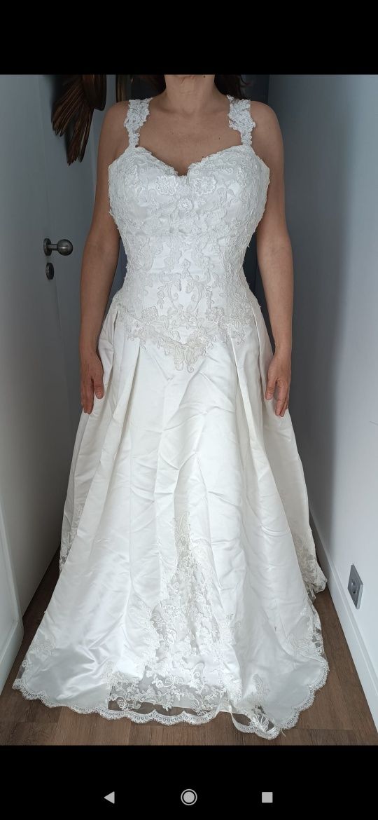 Vestido de noiva  com cauda