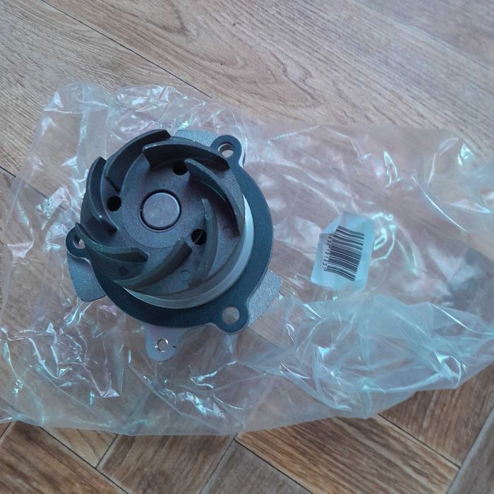 продам водяну помпу ваз 10, каліна.