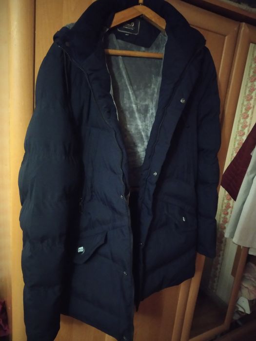 Продам нову чоловічу, зимову і дуже теплу курточку!