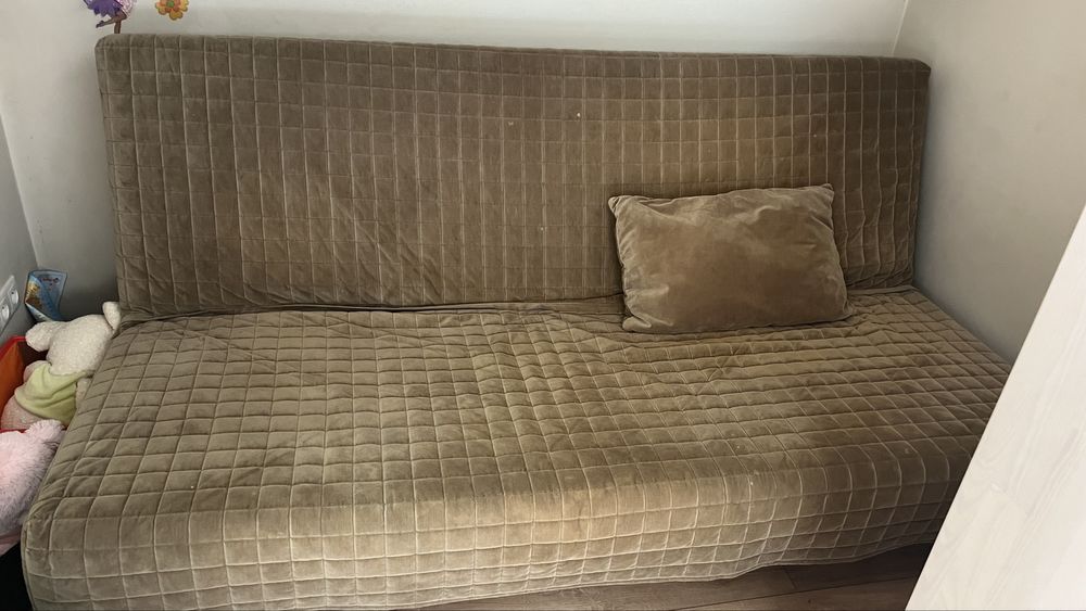 Rozkładana sofa IKEA – używana
