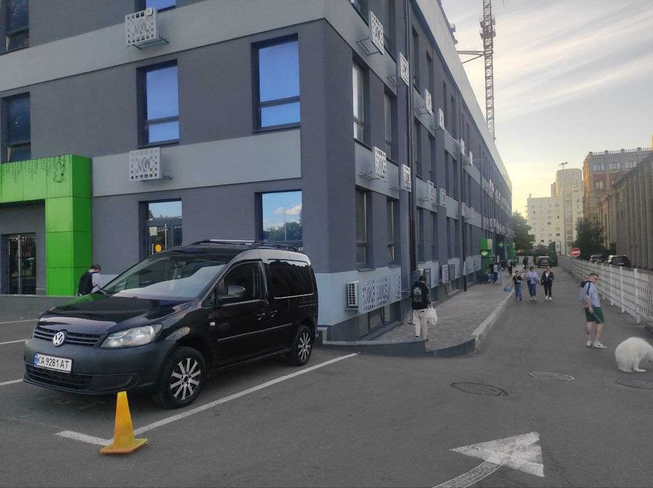 Продаж комерційного приміщення пр-т Бажана 17, метро, Макдональдс