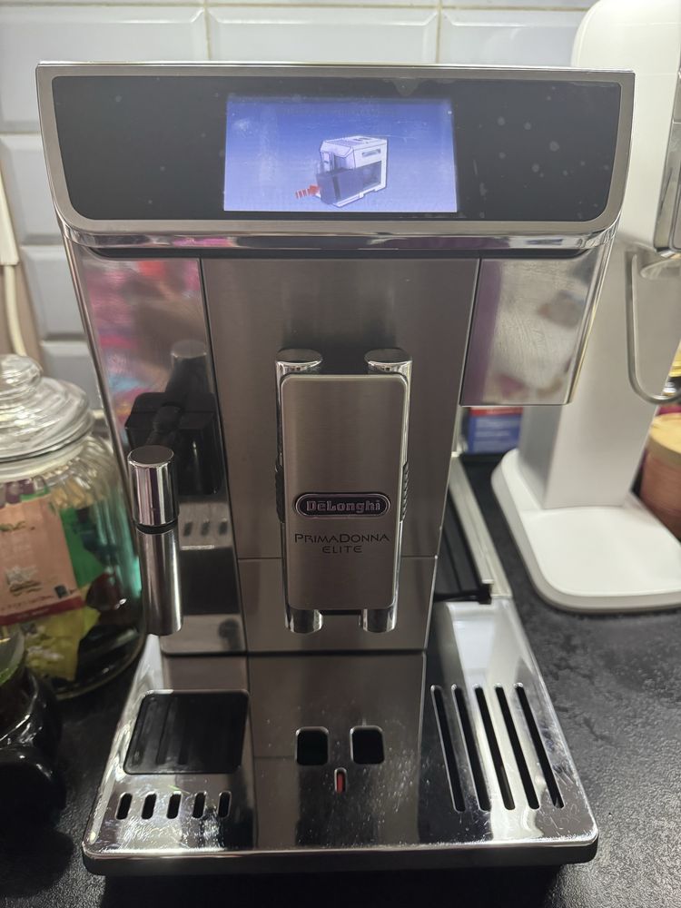 Ekspres do kawy Delonghi PrimaDonna Elite