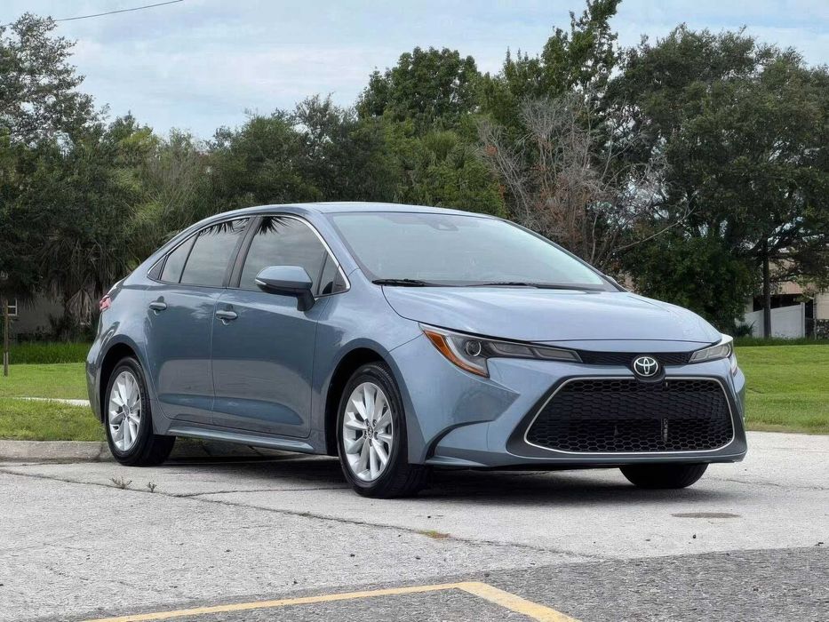 Toyota Corolla XLE      2021