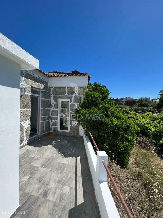 Moradia com 2 quartos com terreno - Renovada - Viseu - Nelas