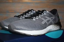 Мужские кроссовки ASICS Roadhawk FF 2 MX Running Shoe 41.5 euro