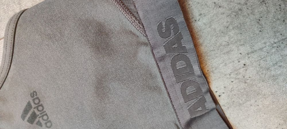 Adidas biustonosz sportowy M