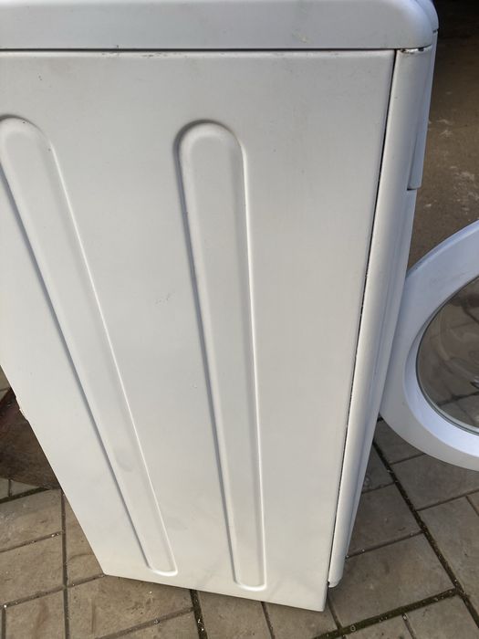 Продам стиральную машину с гарантией.