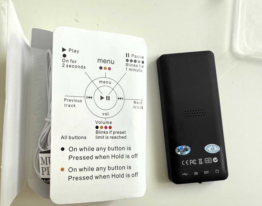 MP3 8GB Przenośny Odtwarzacz, Ekran 1,8 Cala Dźwięk HiFi Słuchawki, FM