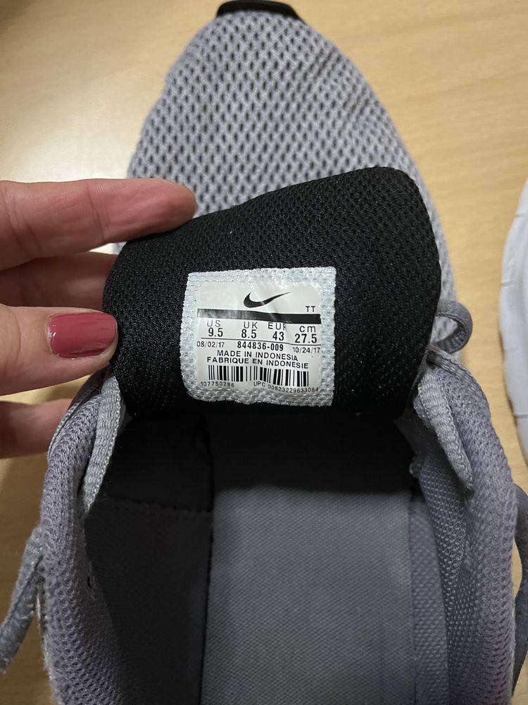 Sapatilha Nike tamanho 43