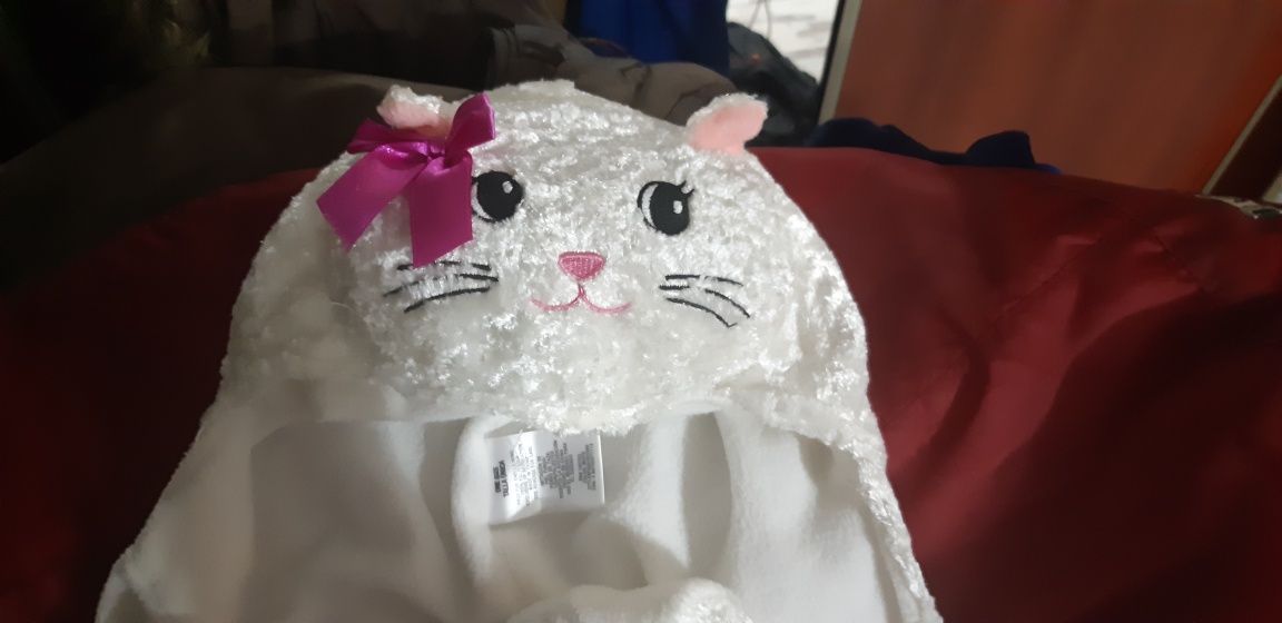 Ciepła czapka Hello Kitty z rękawiczki