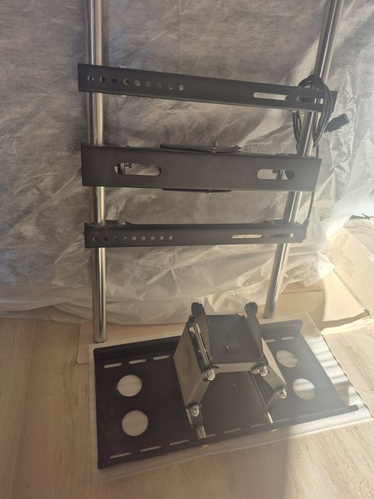 telewizora Sony LCD Digital Colour TV, model KDL-46V4000.  Rozmiar 40'