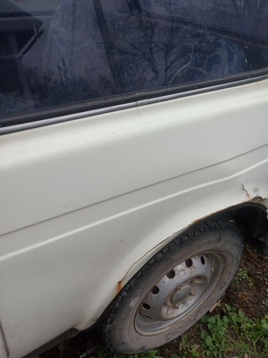 Автомобіль Нива Ваз 2121