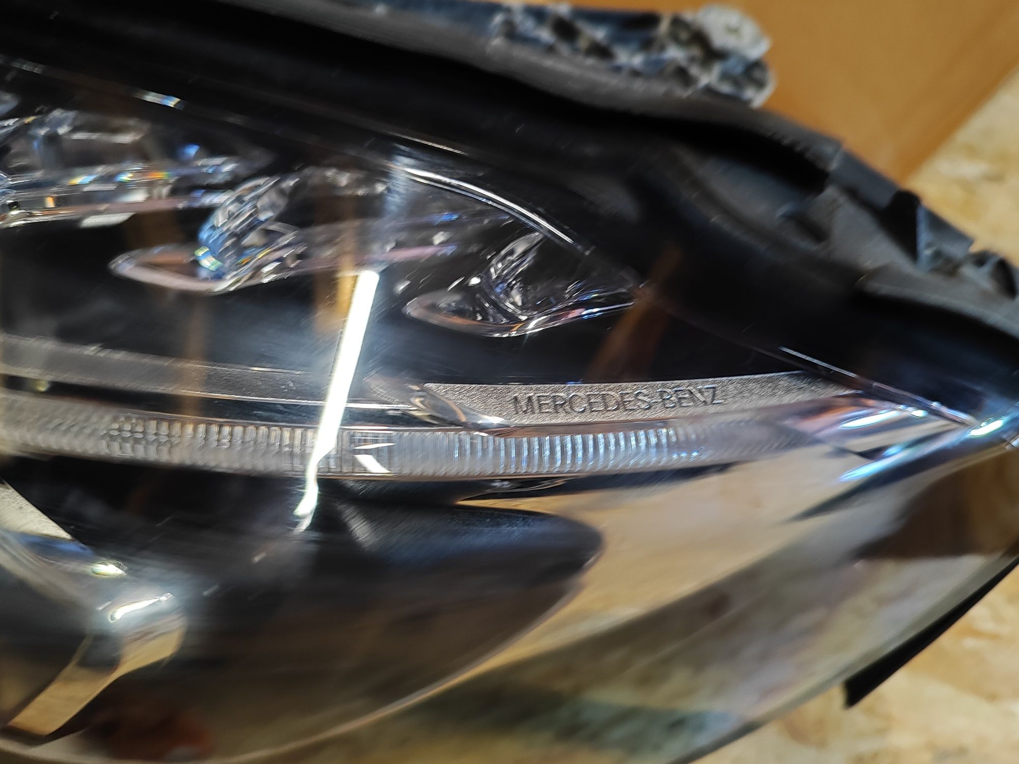 Lampa lewa Mercedes C w 205 led