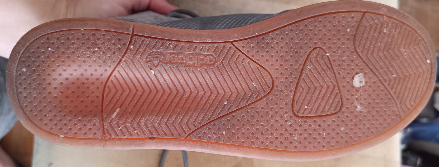 Tênis adidas tubular