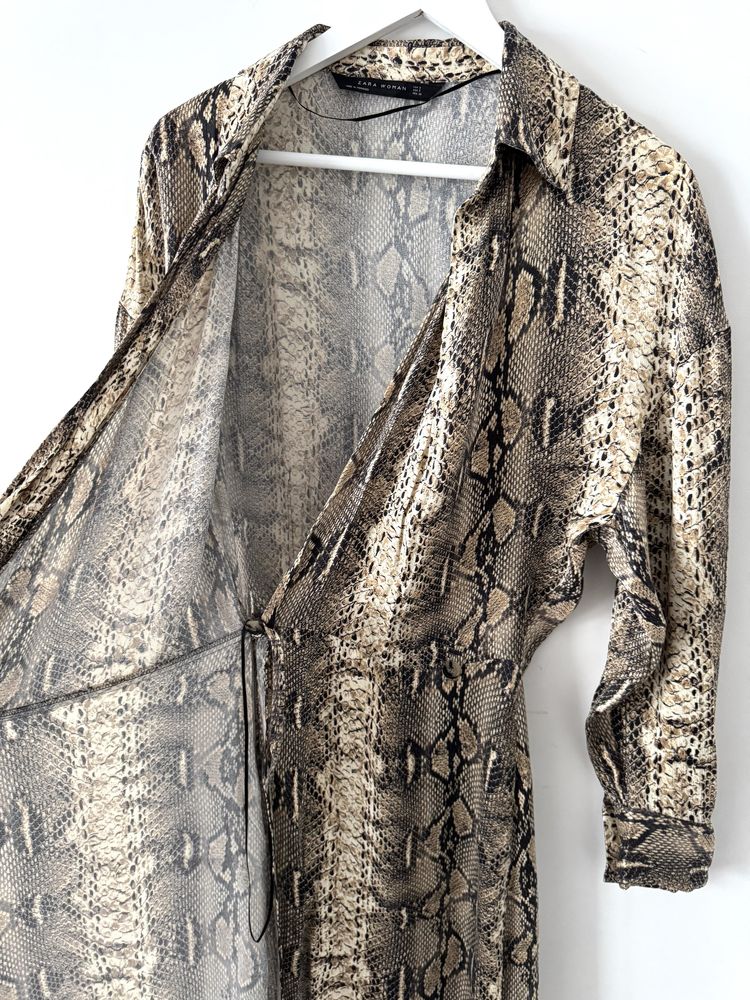 ZARA kopertowa sukienka midi Snake print Satyna