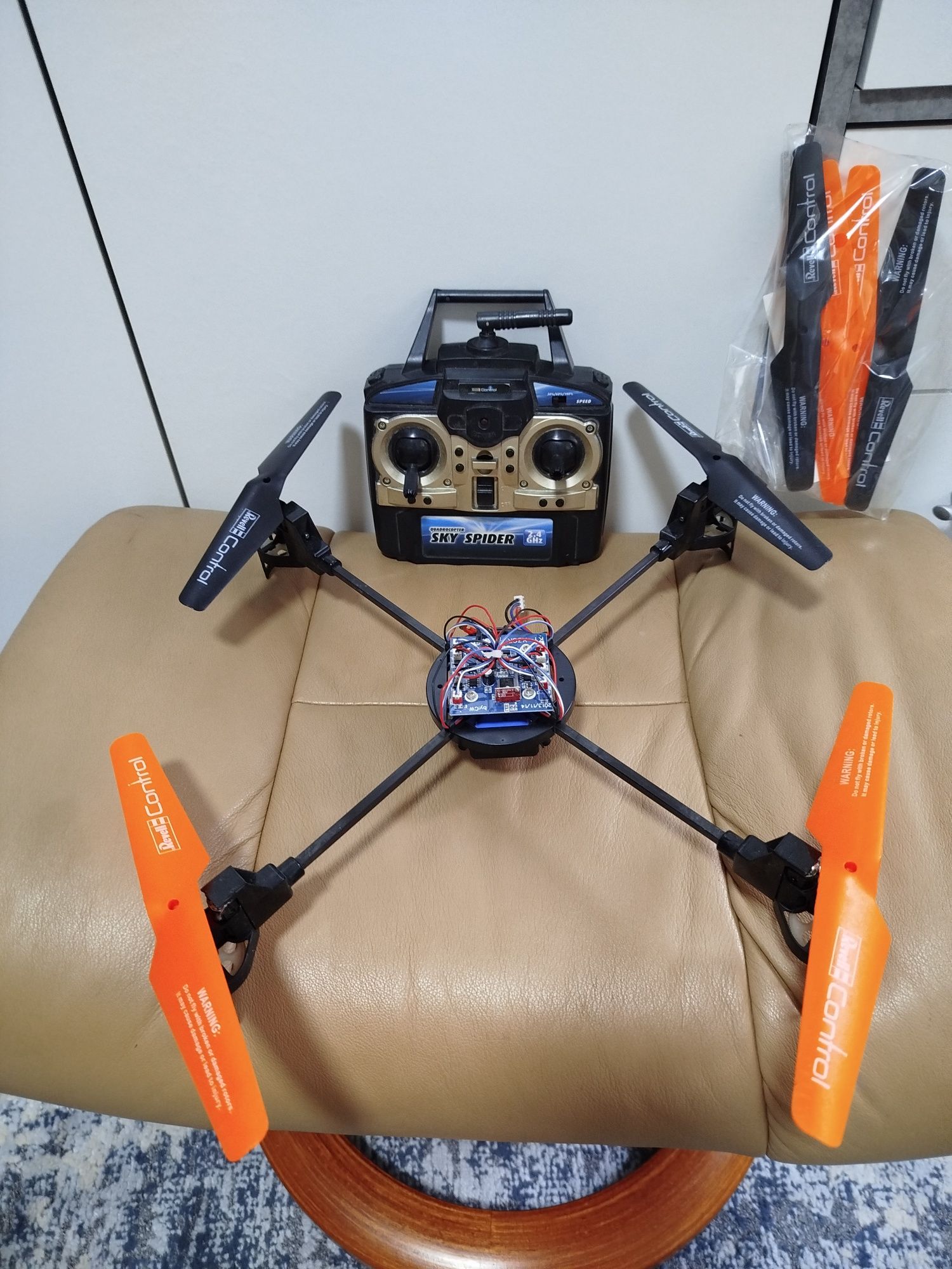Квадрокоптер Revell Sky Spider (на запчастини або під відновлення)