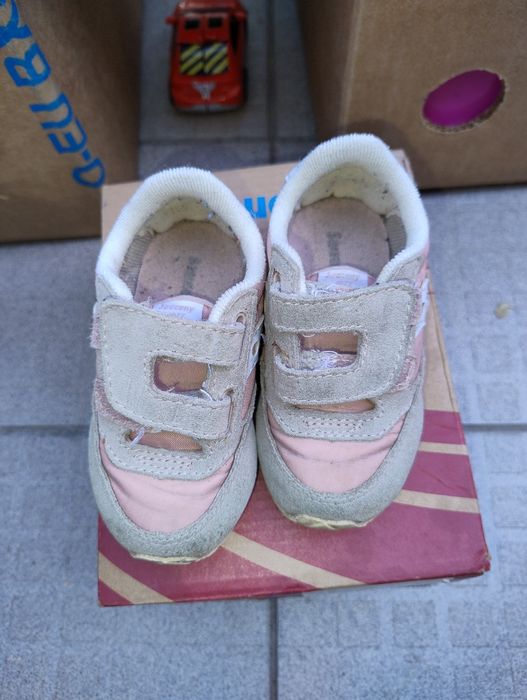 Продаю диче взуття.