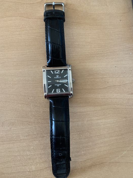 Часы разные. Механические и кварцевие.