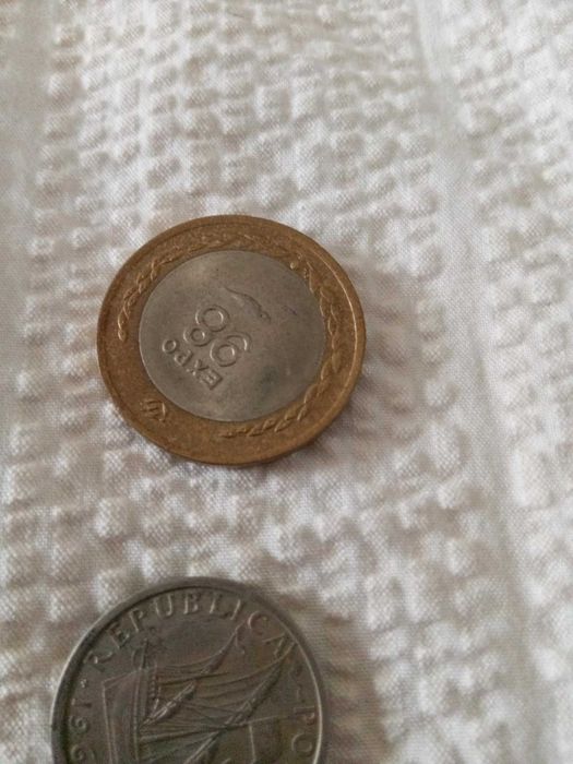 Moedas soltas (portuguesas e não só).