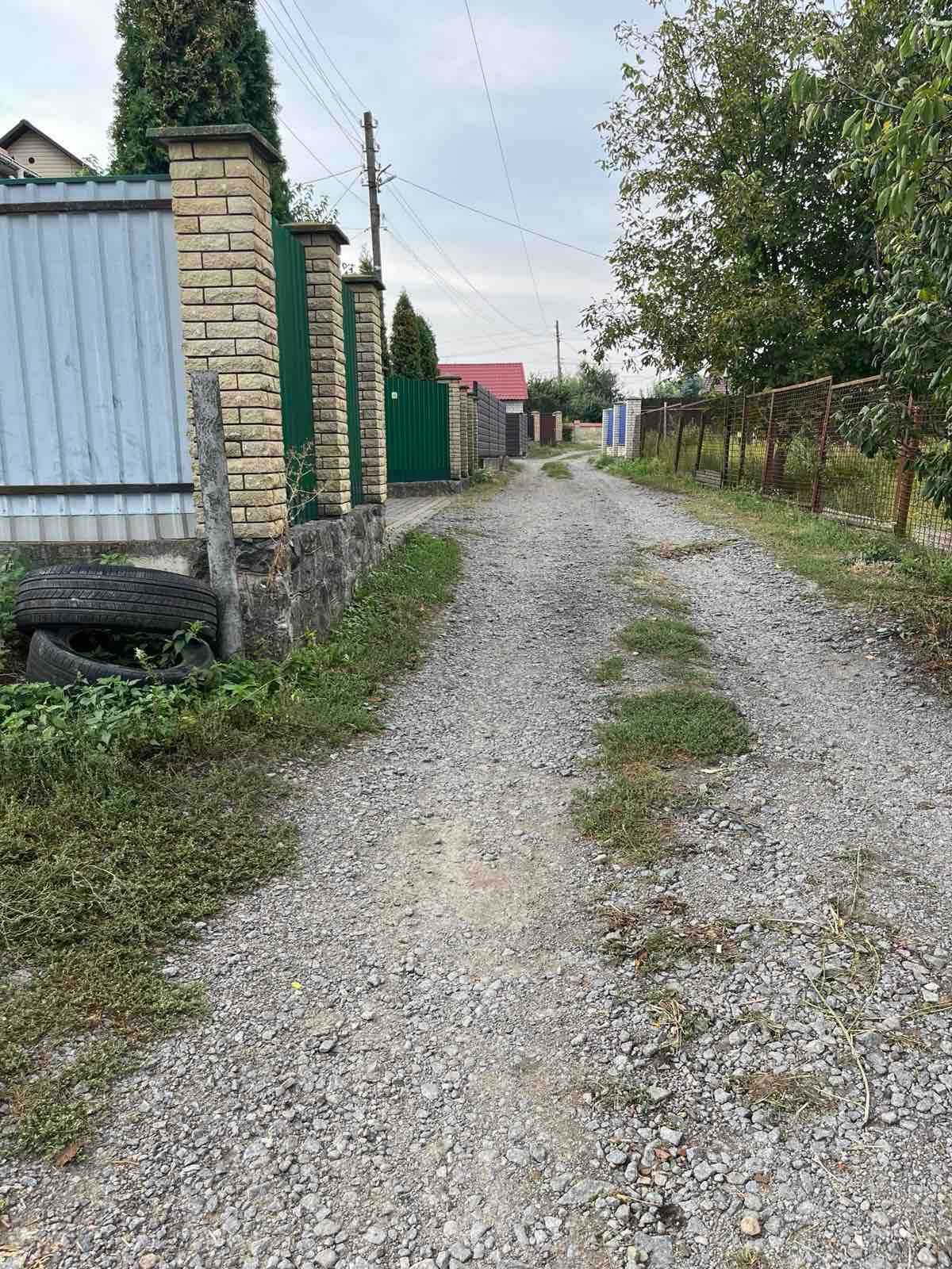 (5)     Продам земельну ділянку  в с. Пирогово  9793