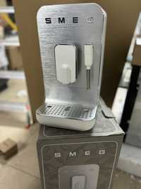 Máquina de Café Automática SMEG BCC02WHMEU impecavel  / c garantia