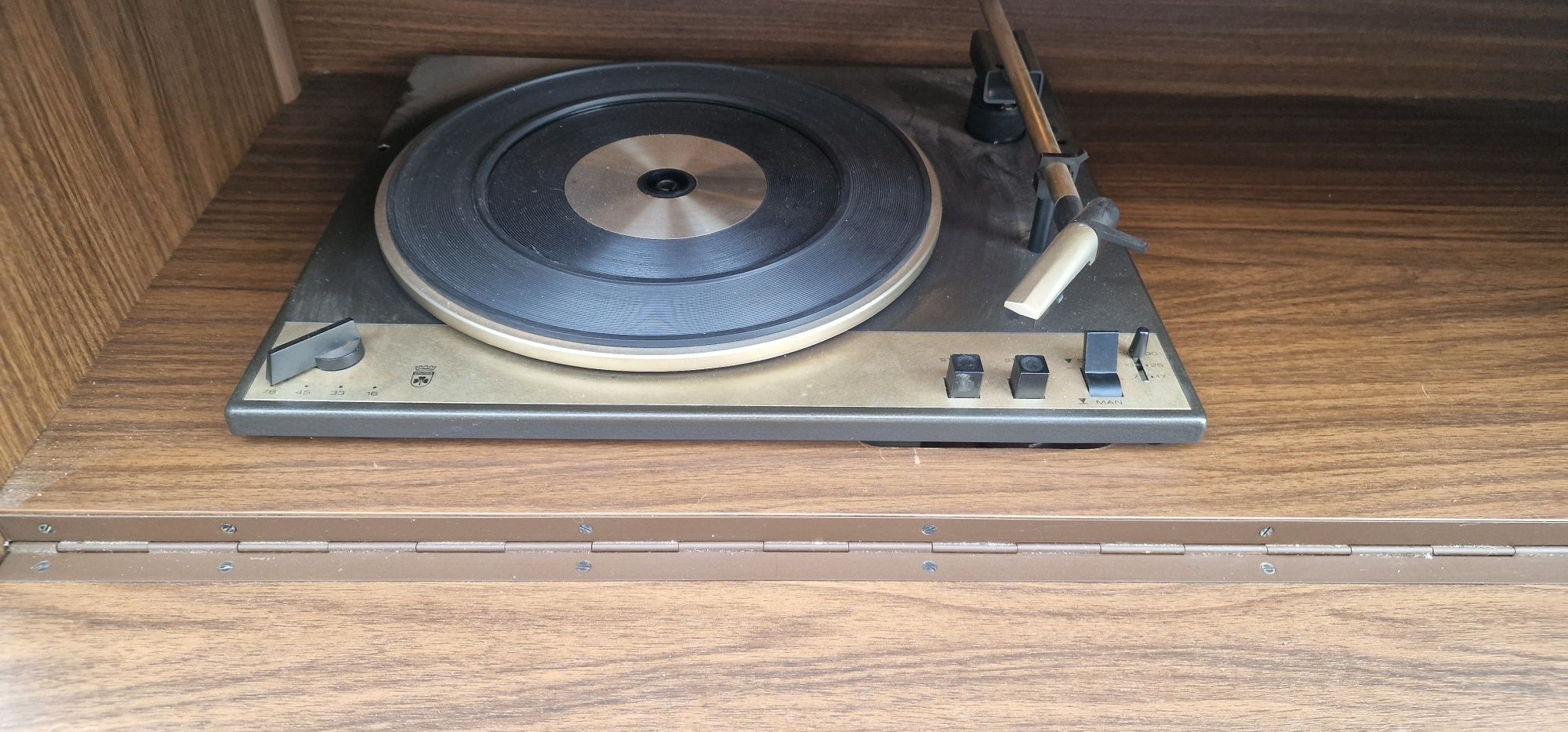 Grundig radiola komoda szafa grająca gramofon radio vintage