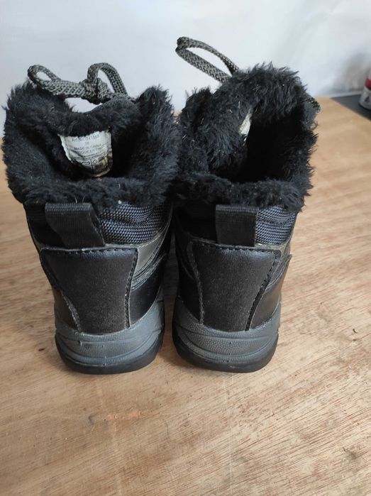 213.38. Buty stajenne Steeds rozmiar 38