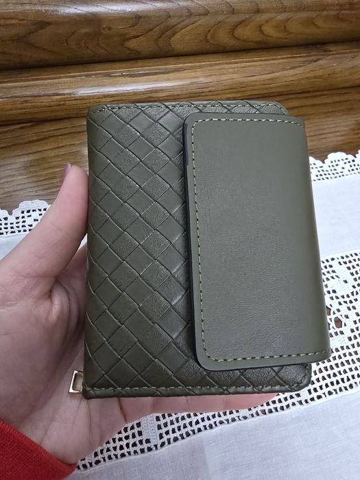 Carteira verde oliva em couro sinte