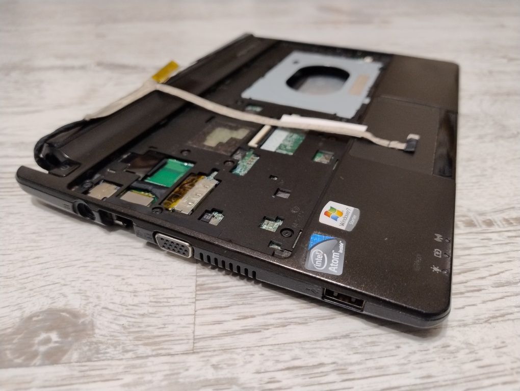 Płyta główna z obudową Netbook Acer Aspire One D257, Packard Bell ZE6