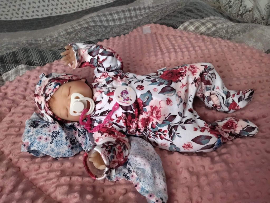 Lalka wyglądająca jak dziecko
