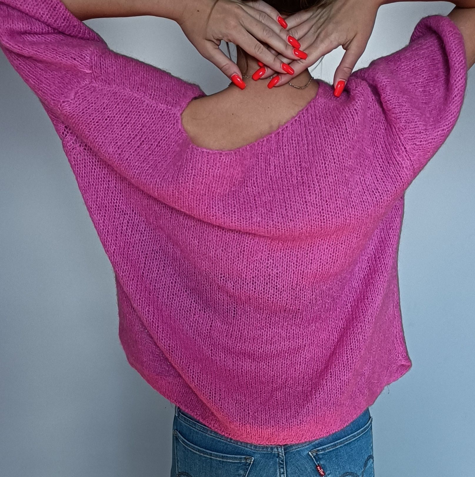 Różowy sweterek boho oversize rękawek bufka