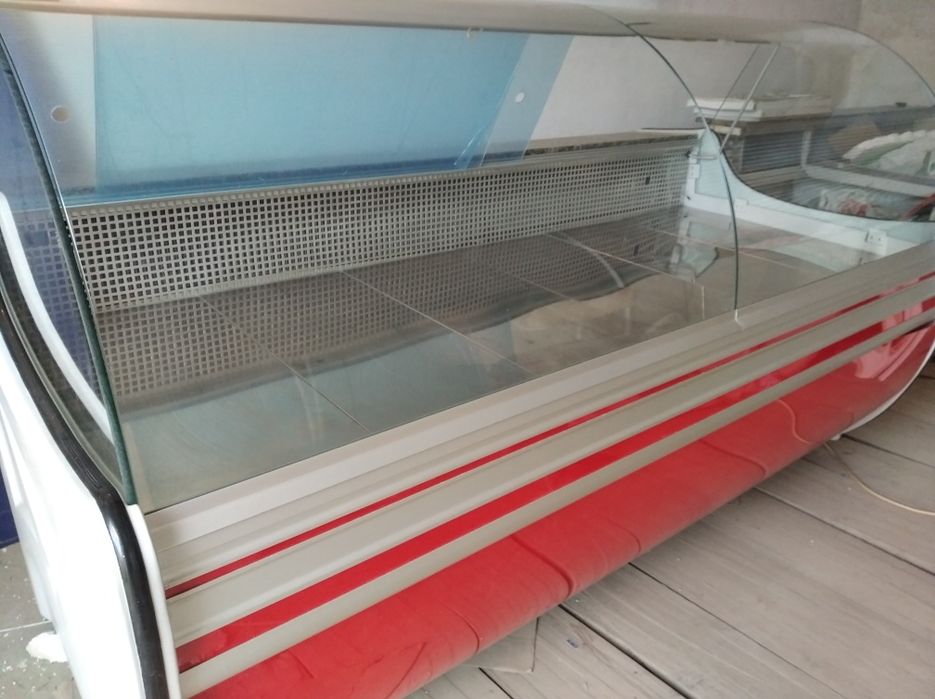 Холодильна вітрина