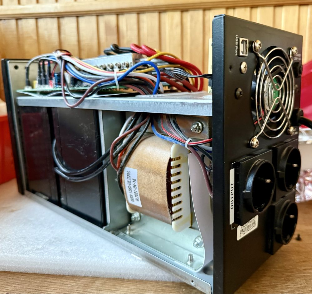 ДБЖ Ritar RTM3000 безперебійник