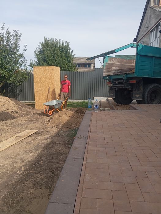 Вывоз мусора, разного хлама, демонтаж  зданий