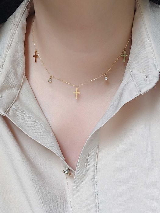 Złoty 585 naszyjnik z krzyżykami i cyrkoniami złoto cyrkonie krzyże