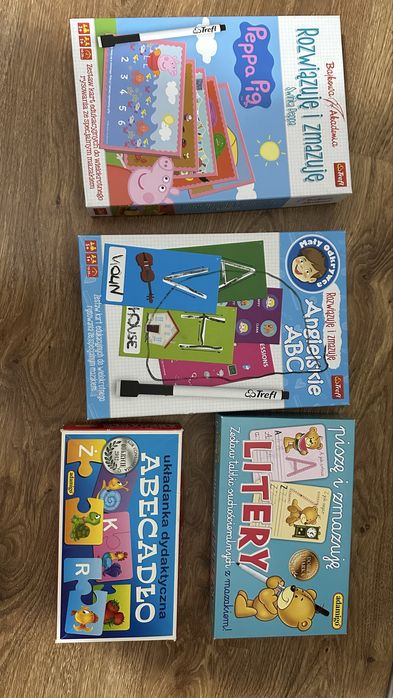 Gra ukladanki zmazywanki litery puzzle 12 szt