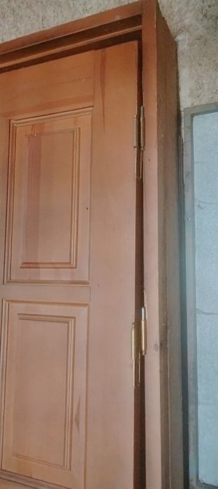 Двері нові дерев'яні