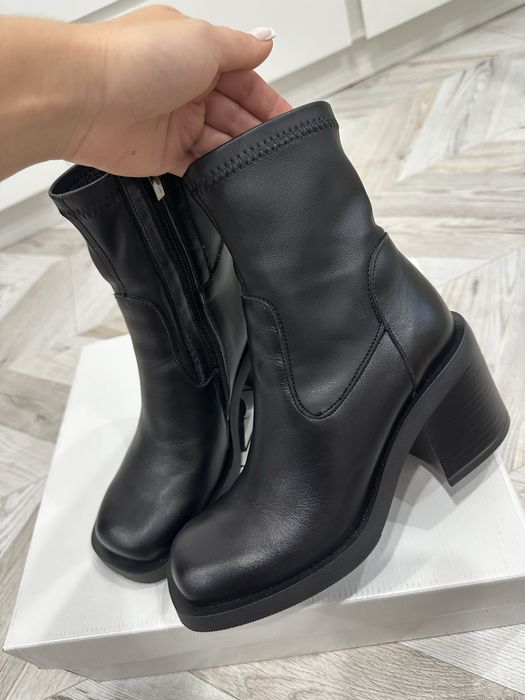 Шкіряні ботинки на каблуку 37 розмір