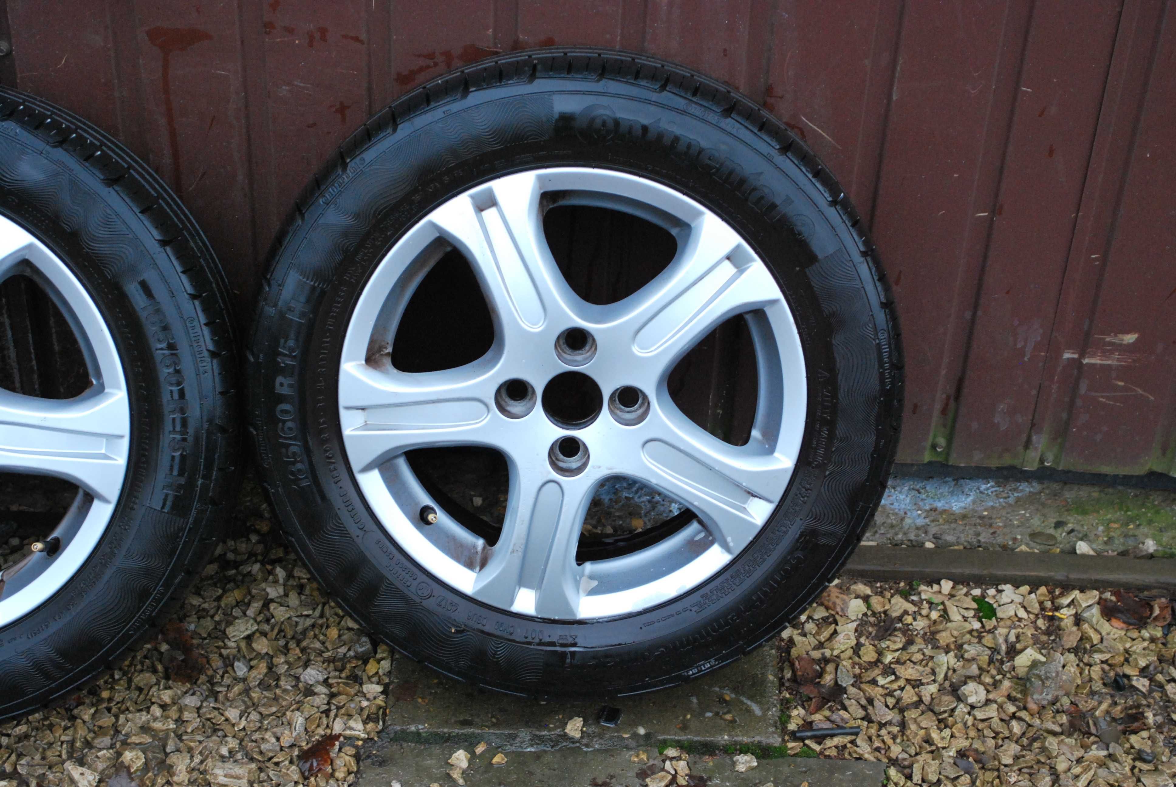 Koła 185/60 R15 4x100 Alufelgi + opony letnie 4x6mm Toyota Yaris