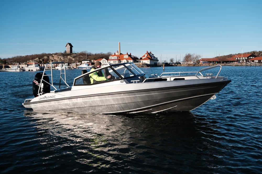 UMS 655 DC Алюмінієвий катер