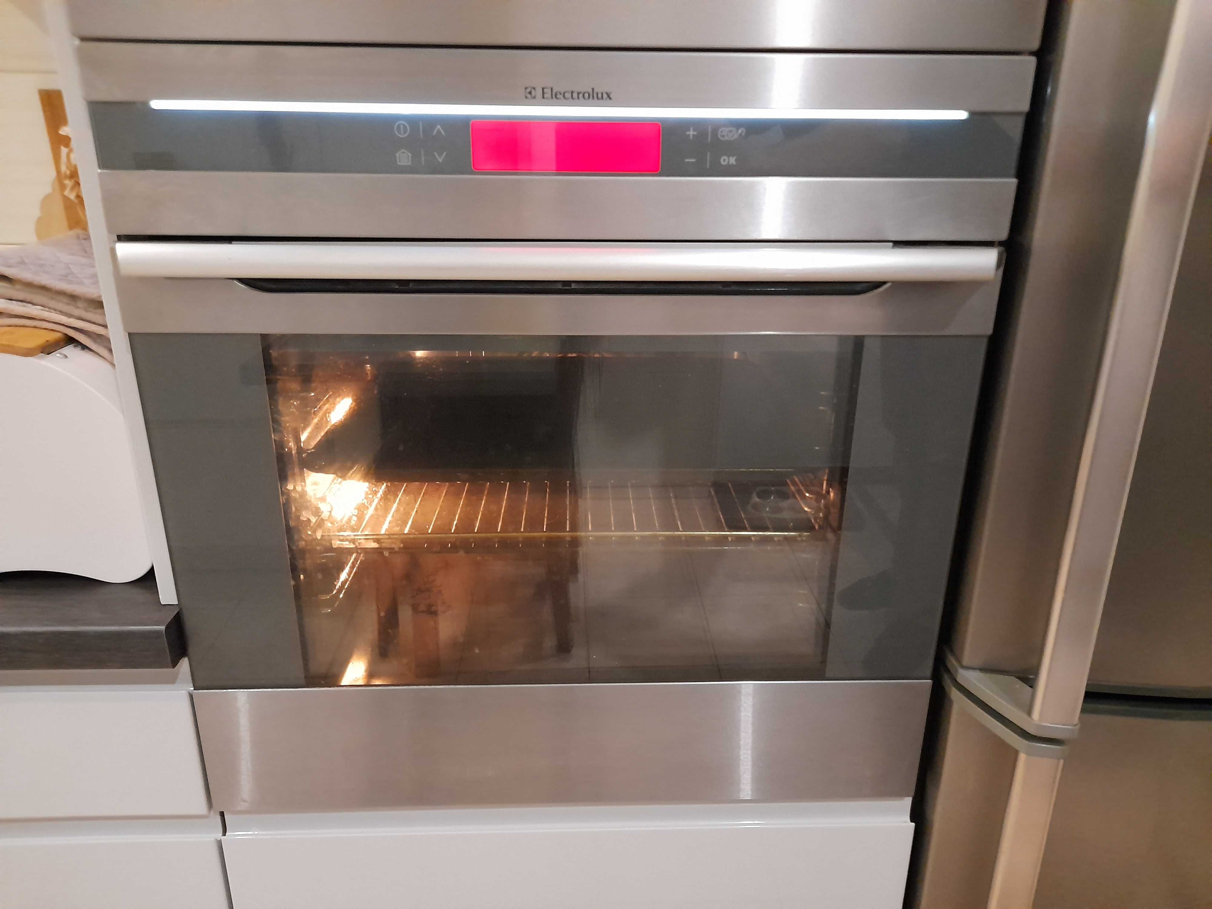 Piekarnik do zabudowy Electrolux EOB68000X