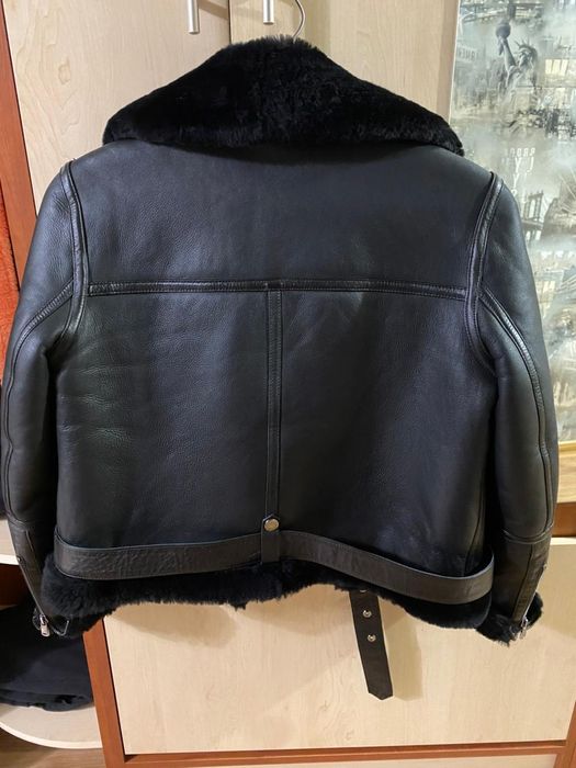 Продам жіночу шкіряну дублянку