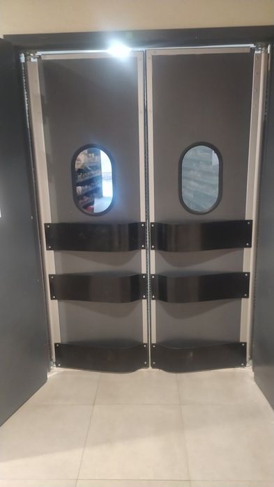 Двері ФЛІП-ФЛЕП. Розпашні двері. Двері маятникові для супермаркетів