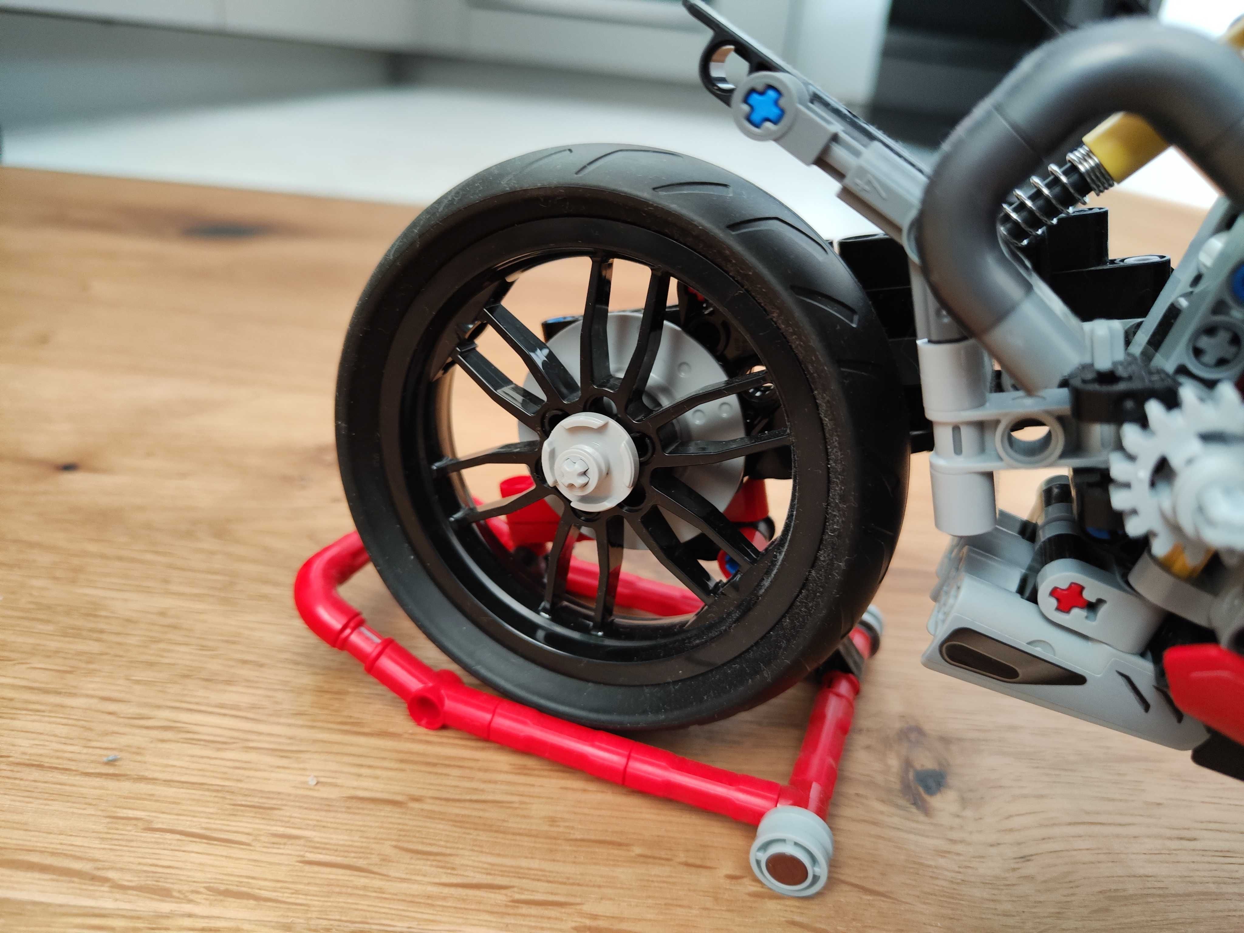 + OKAZJA STAN IDEALNY LEGO TECHNIC - Ducati Panigale V4 R - Komplet +