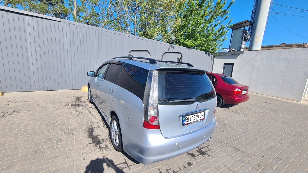 mitsubishi grandis