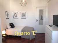 Quarto estudante universitária - apenas rapariga