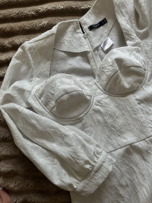 Біла сукня ,весільна сукня ,літня сукня ,святкова біла сукня