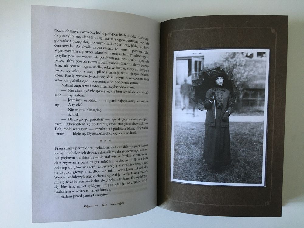Osobliwy dom pani Peregrine  Ransom Riggs