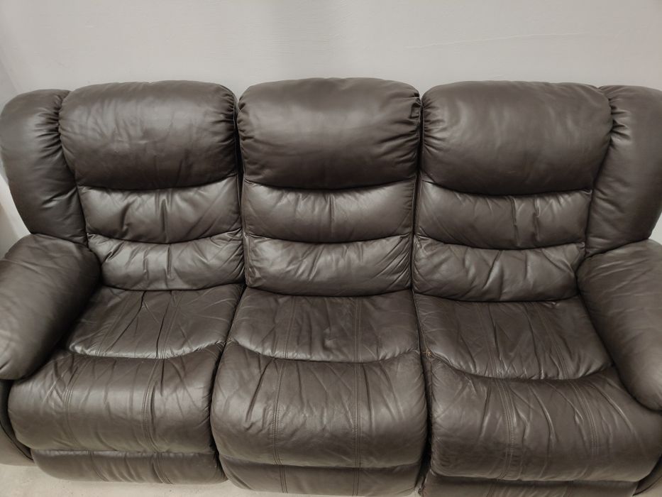 Sofa rozkładana z prawdziwej skóry – zestaw 2 + 3 osobowy – 3500 zł (d