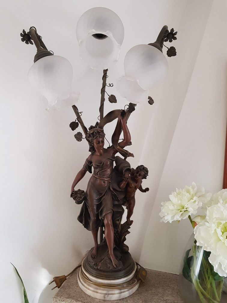 Estátua candeeiro